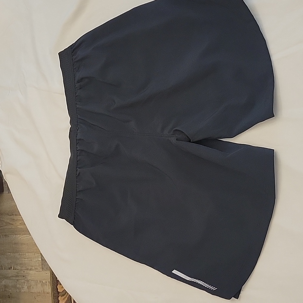 Russell Athletic Men's Shorts - Picture 6 of 6